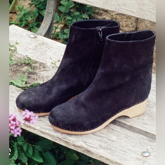 Doen Shoes - Doen whitby suede black clog boot NWT